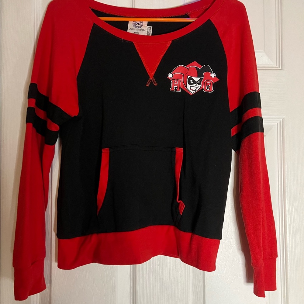 Black and Red Harley Quinn Sweatshirt with Front Pocket Detail Size Medium